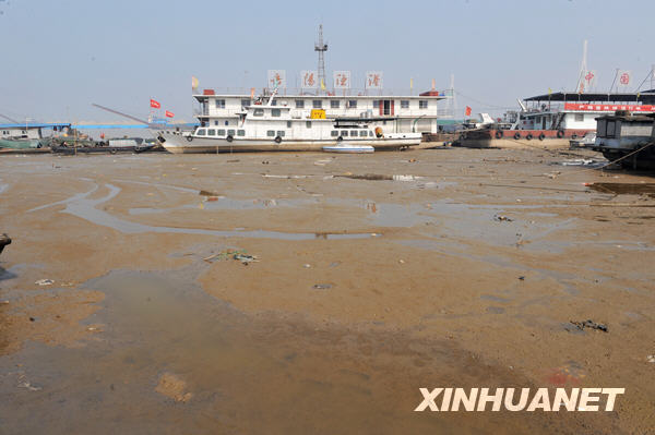 洞庭湖出現歷史罕見低水位