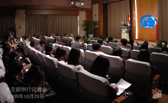 外交部就就中國(guó)貨輪遭劫持、中俄印三國(guó)外長(zhǎng)會(huì)等答問