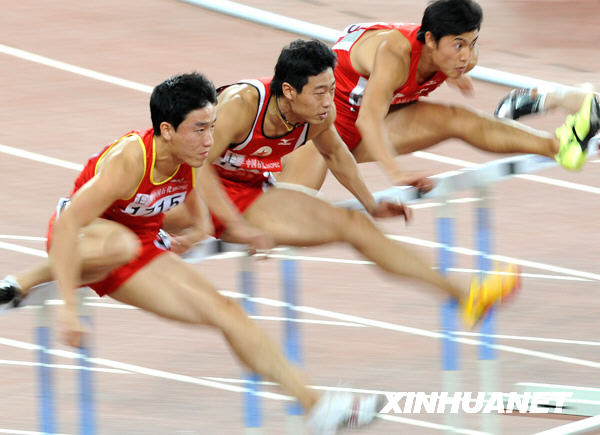 劉翔晉級(jí)男子110米欄決賽