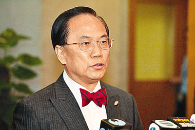 曾蔭權高調回擊惡意中傷 對民調結果表示尊重