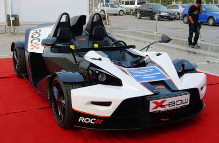 恒源祥企業(yè)代表23萬拍得坐舒馬赫副駕同車競技權(quán)