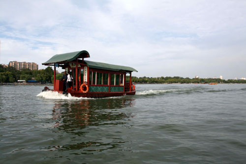 濟(jì)南：乘著古船賞名泉