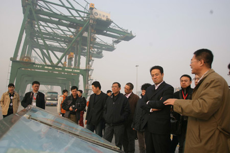 國內知名網絡媒體聚焦濱海 為新區發展獻策 