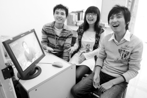 90后大學(xué)生原創(chuàng)《宅聞聯(lián)播》躥紅網(wǎng)絡(luò)(圖)