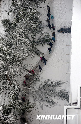 河南鄭州：雪天路難行