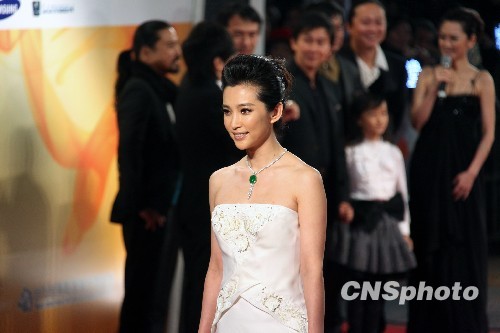 金馬李冰冰淚捧影后桂冠 張家輝黃渤成