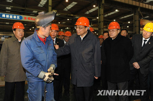 李克強在安徽考察時強調鞏固經濟回升基礎