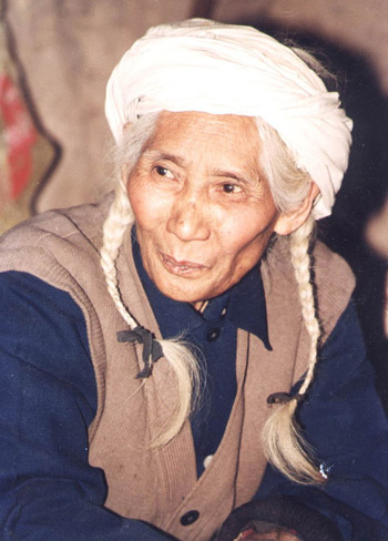 “白毛女”孫女當(dāng)村官 要實(shí)現(xiàn)三個心愿(組圖)