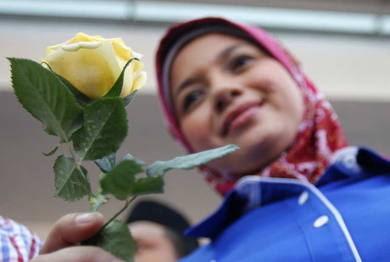 祈福、搜救、調查 馬航客機失聯進入第四天